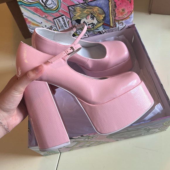 JEFFREY CAMPBELL PLATFORM HEELS - Picture 5 of 10